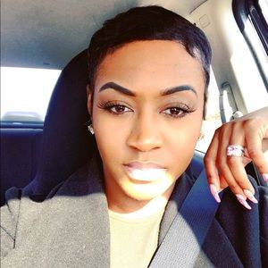 Meet your Posher, Glennise